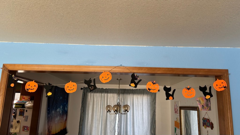 $5 DIY Felt Halloween&nbsp;Banner
