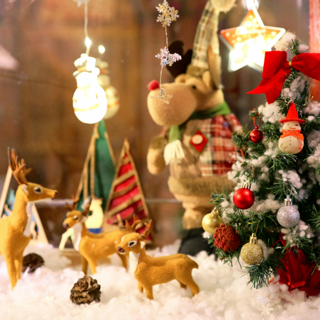 🎄 Christmas in July: 10 Fun Ways to Bring a Little Christmas Magic to&nbsp;Summer